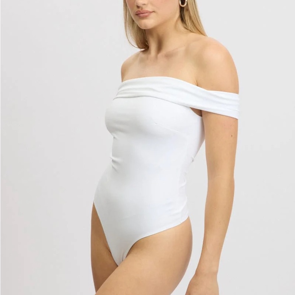 Almost Famous White Off-Shoulder Kids Bodysuit Size S